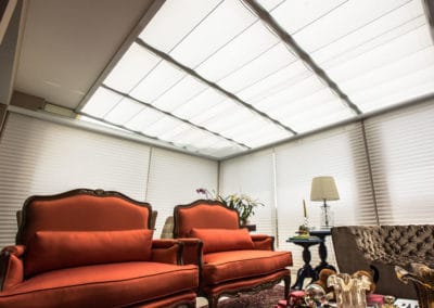 Romana de teto e celular